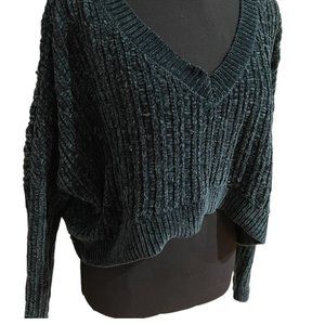 SILENCE + NOISE • URBAN OUTFITTERS • Green Crop Chenille V-Neck Sweater • Sz: SM